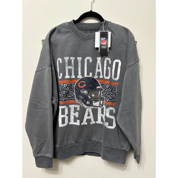 Gameday Couture Tops - Women's Chicago Bears Gameday Couture Gray Vintage Wash Oversized Crewneck Sz XL